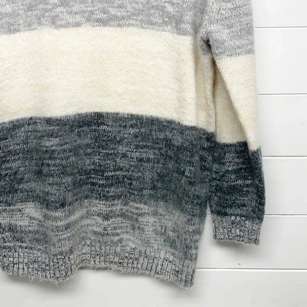 Universal Thread Colorblock Soft Oversized Sweater - Picture 7 of 8